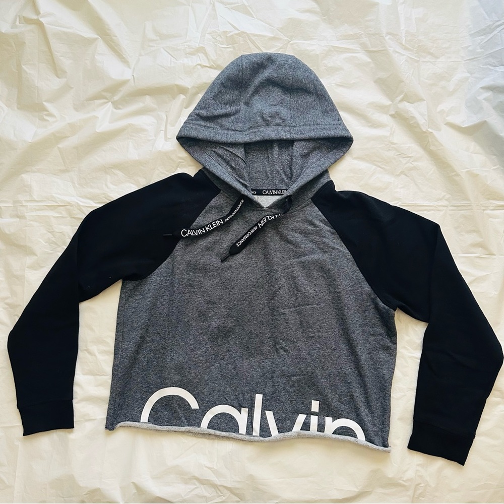 Calvin Klein cropped hoodie - Picture 3 of 8